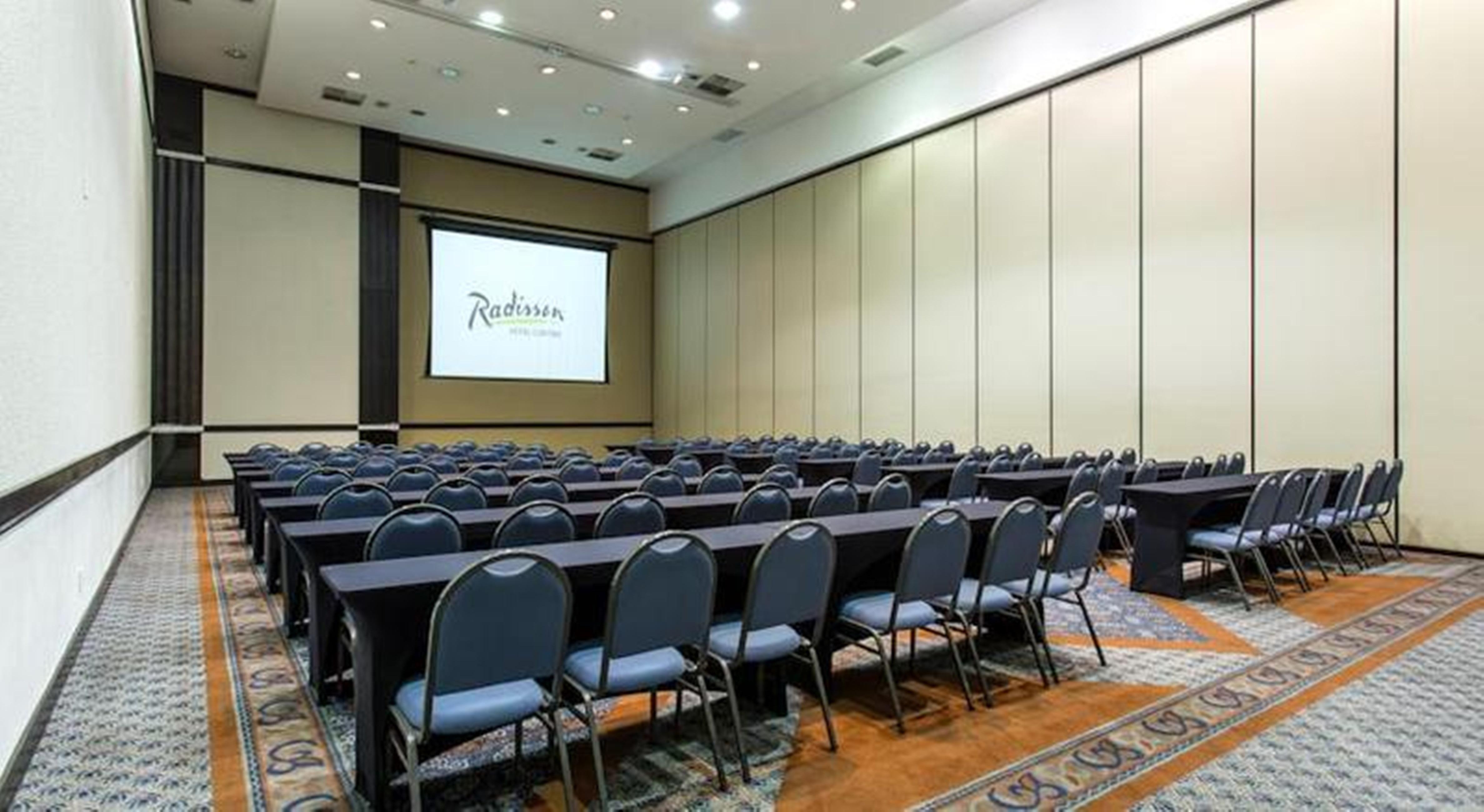 Radisson Hotel Curitiba Buitenkant foto Meeting room